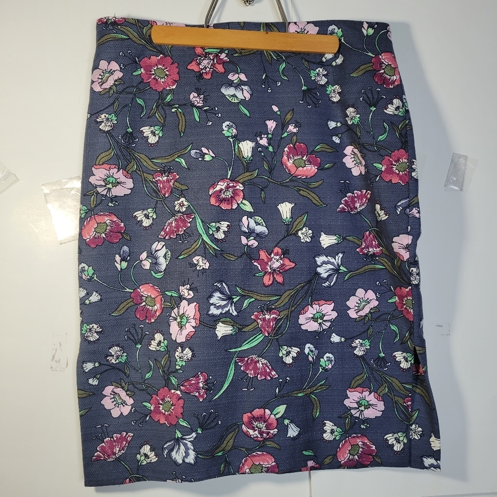 NWT Womens Loft outlet Blue Floral cotton/spandex skirt Size 6